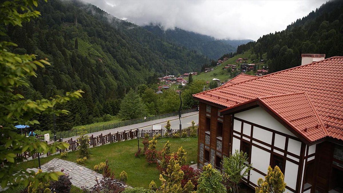 Rize Valisi İhsan Selim Baydaş, kentsel dönüşüm çalışmalarının devam ettiği