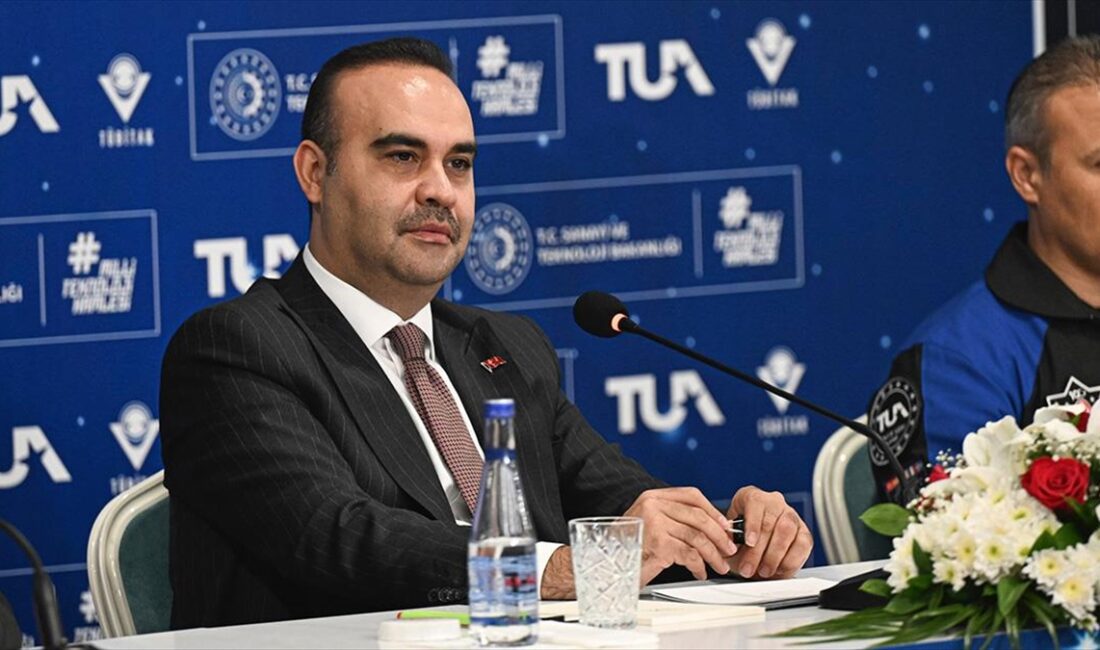 Sanayi ve Teknoloji Bakanı Kacır,"Önümüzdeki dönemde, insanlı uzay görevlerinde yeni