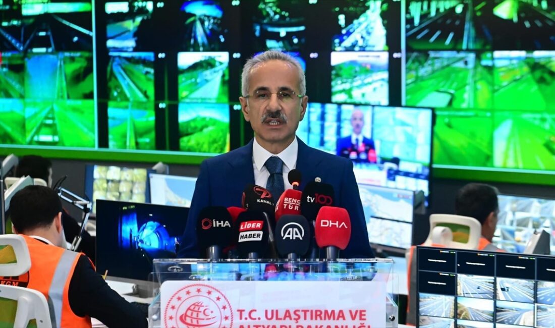 ANKARA (AA) – Uraloğlu, kara yollarında alınan bayram tedbirlerine ilişkin