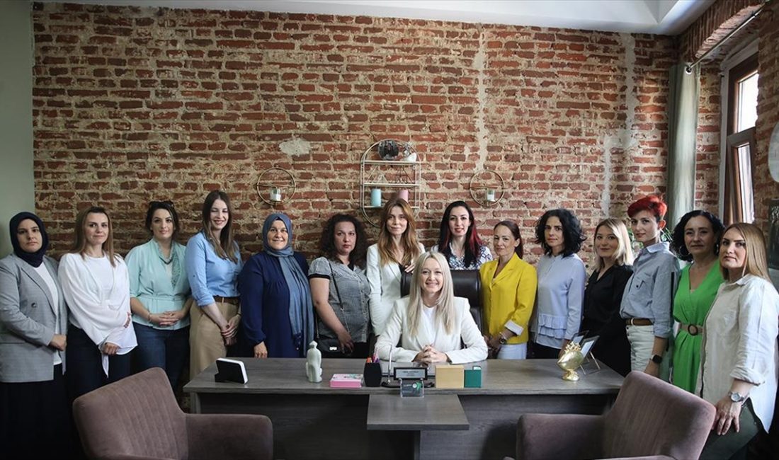 Batı Trakya'da adaylarının çoğunluğu kadın olan Dostluk Eşitlik Barış (DEB)