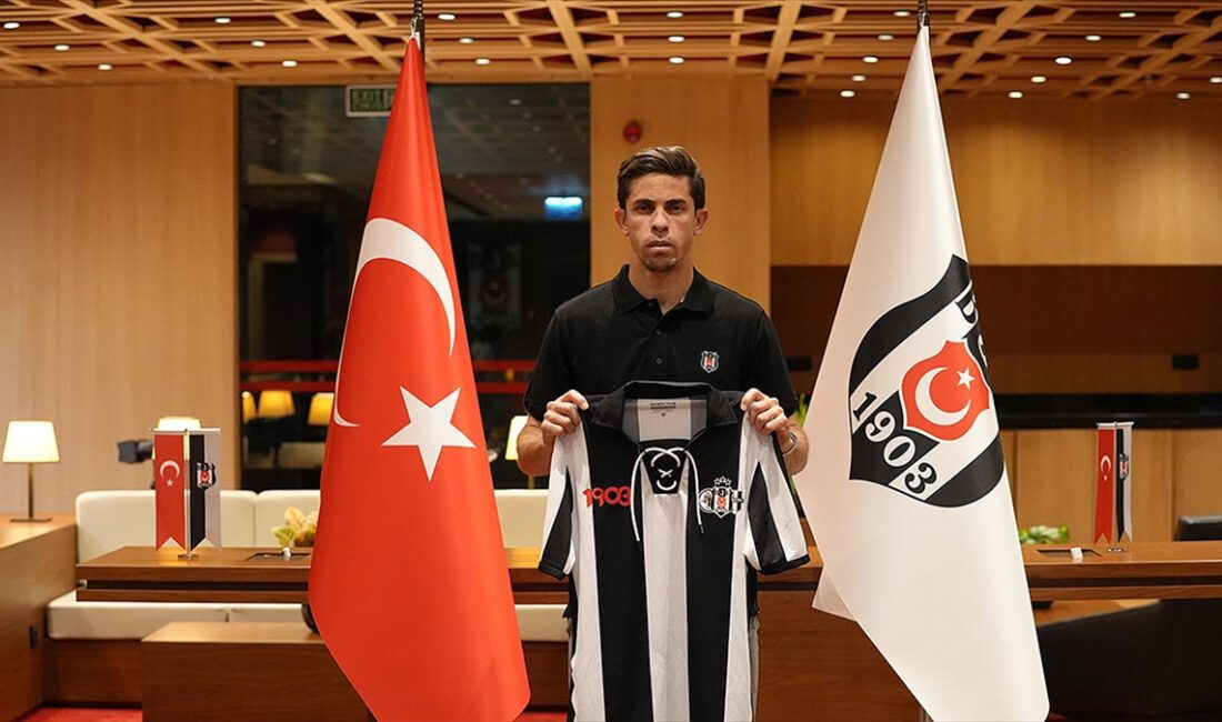 Beşiktaş, anlaşmaya vardığı Brezilyalı futbolcu Gabriel Paulista ile 3 yıllık