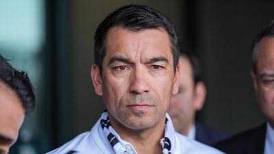 Beşiktaş'ta teknik direktörlüğe getirilen Giovanni van Bronckhorst, görevine başladı.