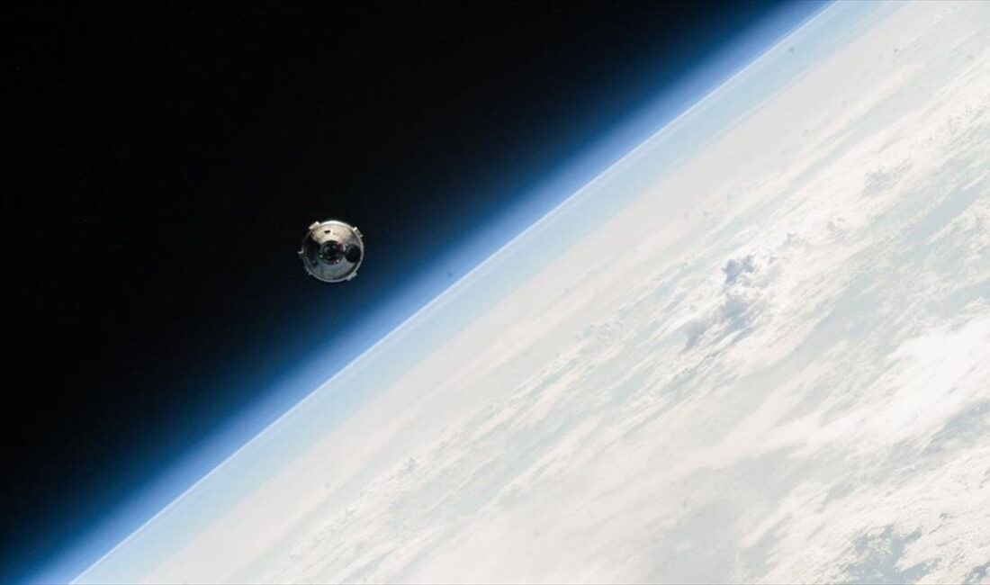 Boeing'in iki Amerikan Havacılık ve Uzay Dairesi (NASA) astronotunu taşıyan
