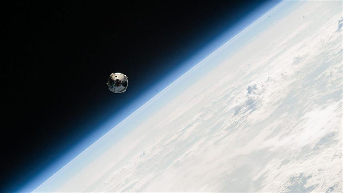 Boeing'in iki Amerikan Havacılık ve Uzay Dairesi (NASA) astronotunu taşıyan