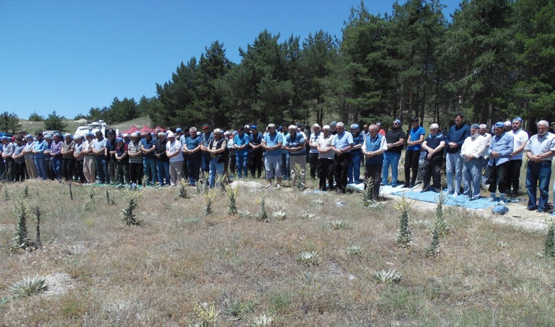 ÇANKIRI (AA) – Beldede yağmur duası etkinlikleri kapsamında, sabah namazının