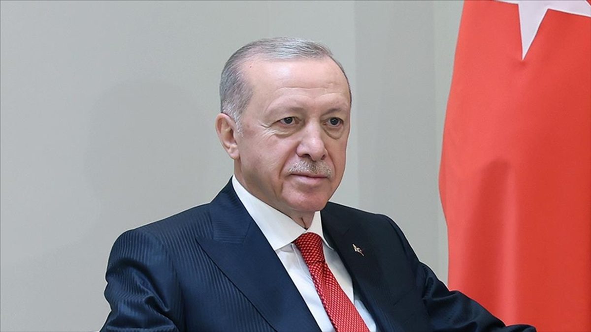 Cumhurbaşkanı Recep Tayyip Erdoğan, Kurban Bayramı mesajında, "Bayramın kalplerimize huzur,