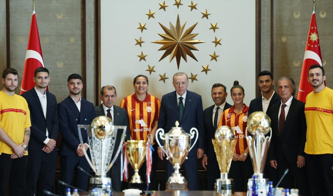 ANKARA (AA) – Erdoğan, Cumhurbaşkanlığı Külliyesi’nde, Süper Lig 2023-2024 sezonunu