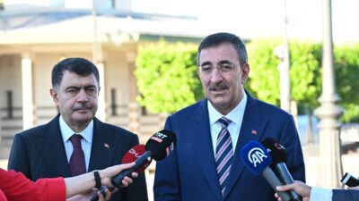 Cumhurbaşkanı Yardımcısı Cevdet Yılmaz, "Bayramın birliğimizi, beraberliğimizi, kardeşliğimizi daha pekiştirmesini