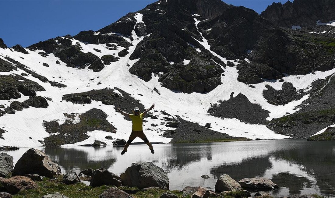 Gümüşhane'nin yanı sıra Trabzon ve Giresun'dan doğaseverler, Torul ilçesindeki Abdal
