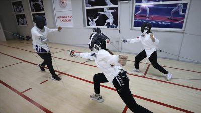 Elazığ'da Gençlik ve Spor İl Müdürlüğü bünyesinde faaliyet gösteren eskrim