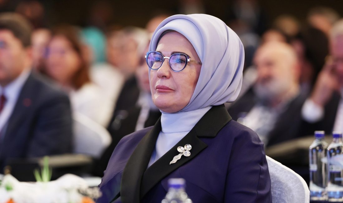 ANKARA (AA) – Emine Erdoğan, Ankara’nın Kızılcahamam ilçesinde bir otelde