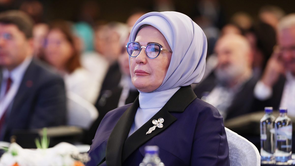 ANKARA (AA) – Emine Erdoğan, Ankara’nın Kızılcahamam ilçesinde bir otelde