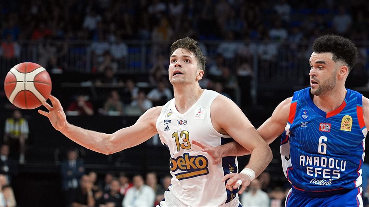 Türkiye Sigorta Basketbol Süper Ligi play-off final serisi üçüncü maçında