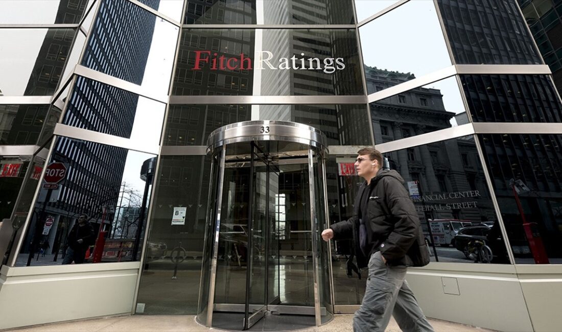 Uluslararası kredi derecelendirme kuruluşu Fitch Ratings, Fransa Cumhurbaşkanı Emmanuel Macron'un