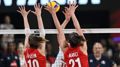 Kadınlarda FIVB Voleybol Milletler Ligi'nin (VNL) 3. haftası yarın Hong