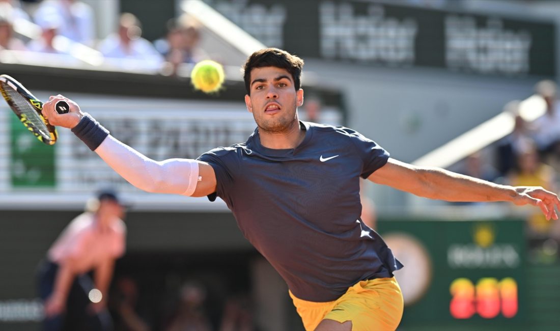 Finalde Alman Alexander Zverev'i 3-2 yenen İspanyol Carlos Alcaraz, bu