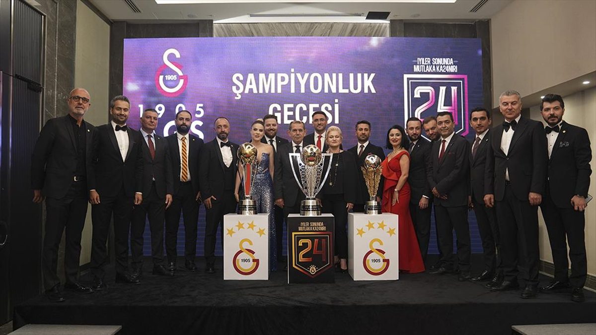 Galatasaray, Trendyol Süper Lig'de ulaştığı 24. şampiyonluğu Ankara'da kutladı.