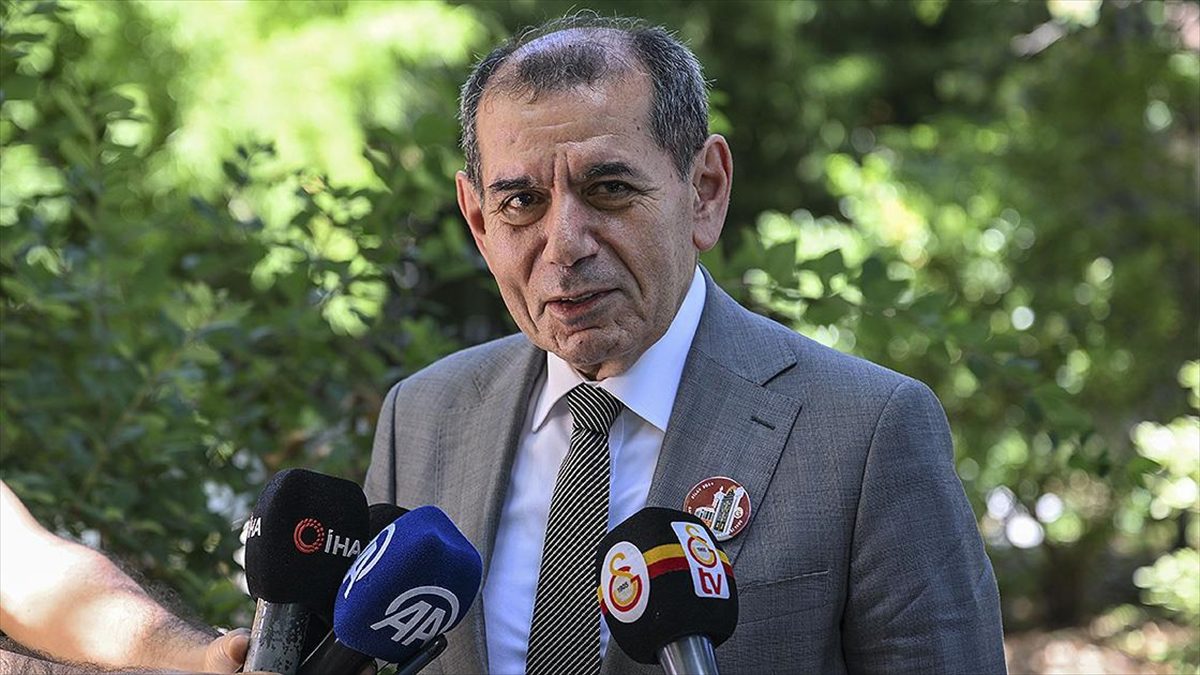 Galatasaray Kulübü Başkanı Dursun Özbek, Fenerbahçe Kulübü Başkanı Ali Koç