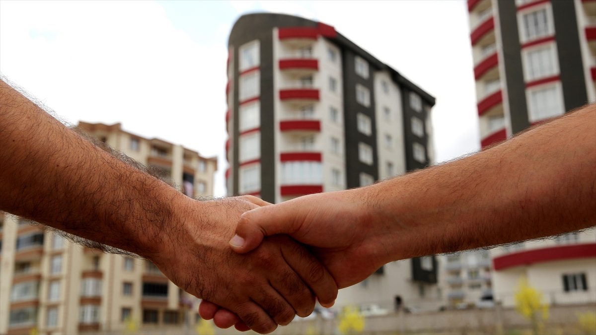 Türkiye'de önemli sektörlerden gayrimenkul faaliyetleri, ülke ekonomisinin büyümesine üst üste