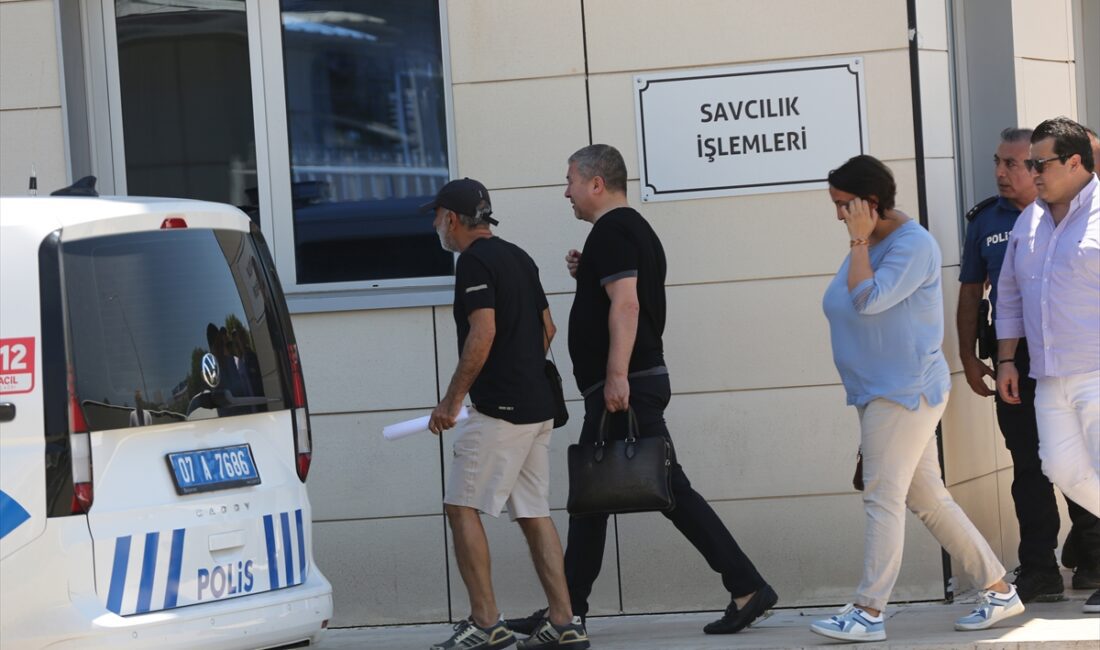 ANTALYA (AA) – Antalya'da tatil yapan gazeteci İsmail Küçükkaya'nın annesi
