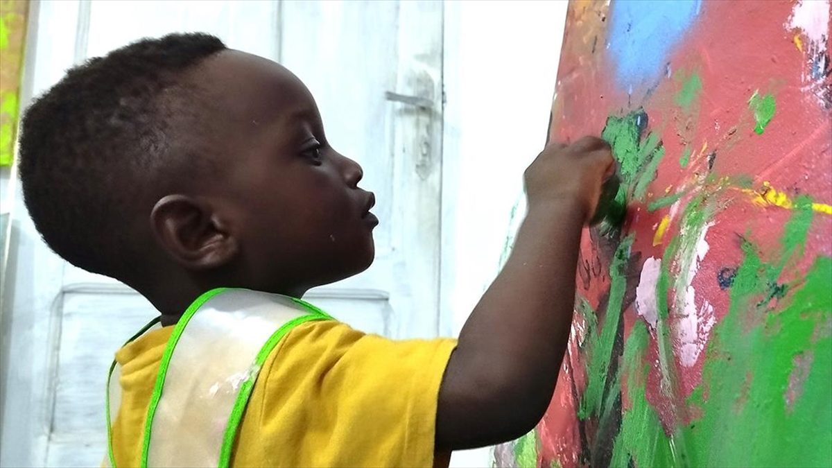 Batı Afrika ülkelerinden Gana'da 17 aylıkken yaptığı resimle "dünyanın en