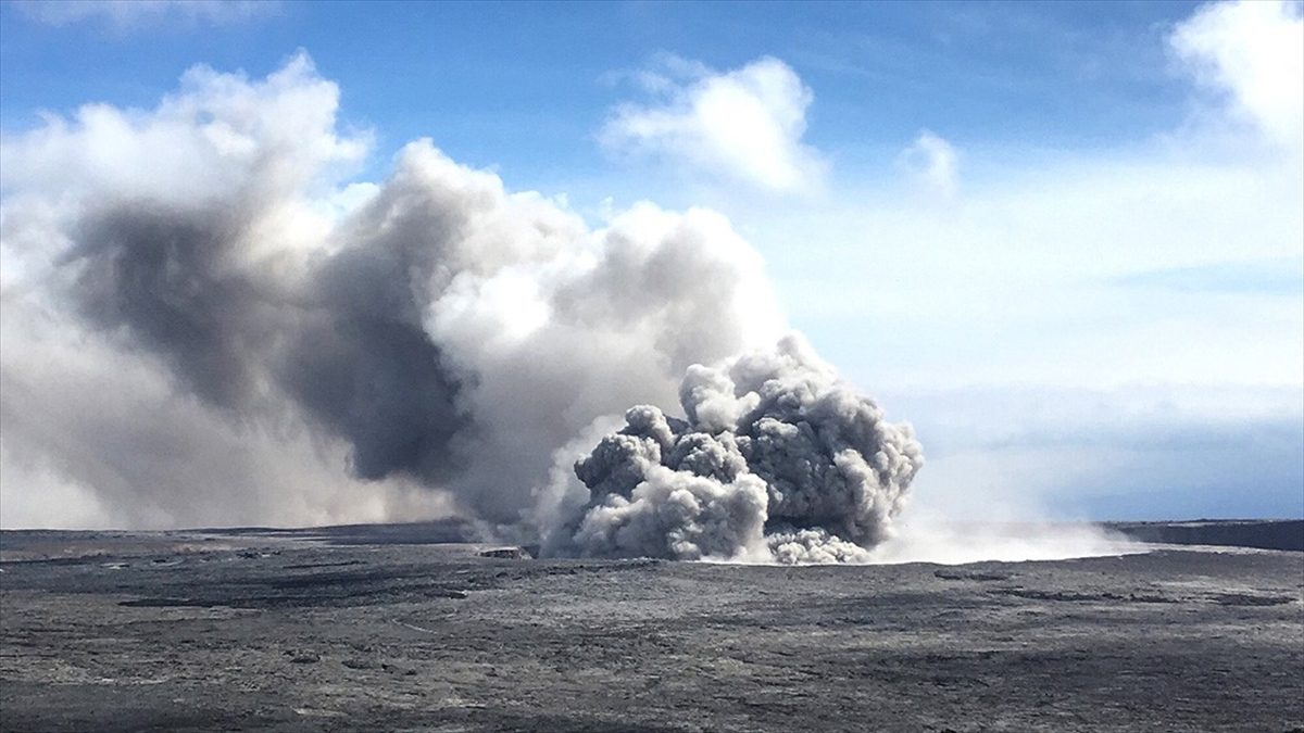 ABD'nin Hawaii eyaletindeki Kilauea Yanardağı'nda patlamalar medyana geldi.