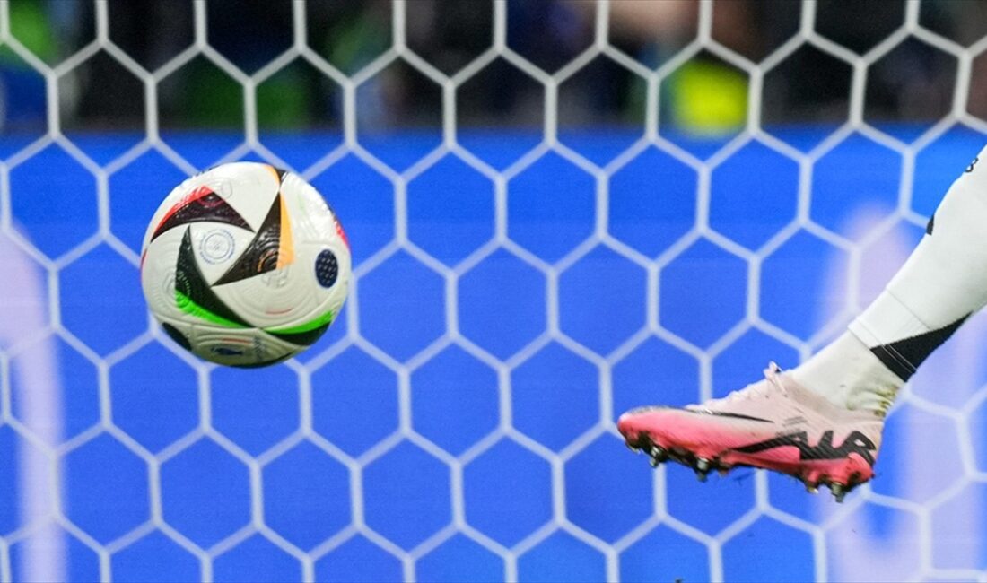 2024 Avrupa Futbol Şampiyonası (EURO 2024) D Grubu ilk maçında
