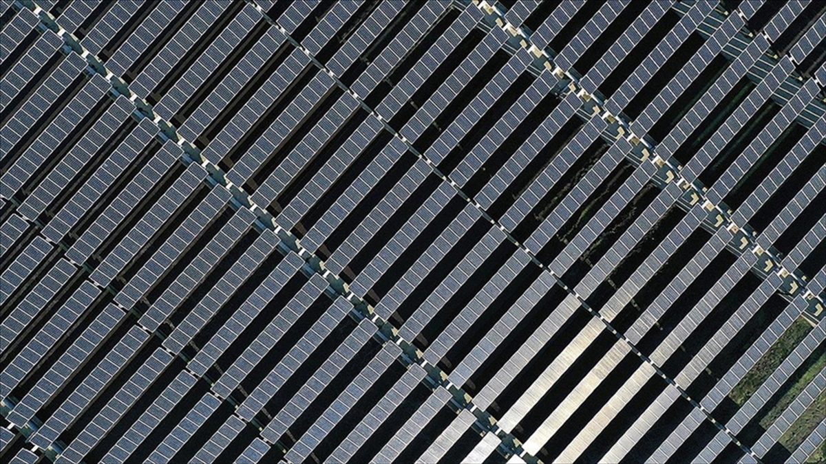 Küresel yenilenebilir enerji kapasitesini 2030'a kadar 3 katına çıkarma hedefine
