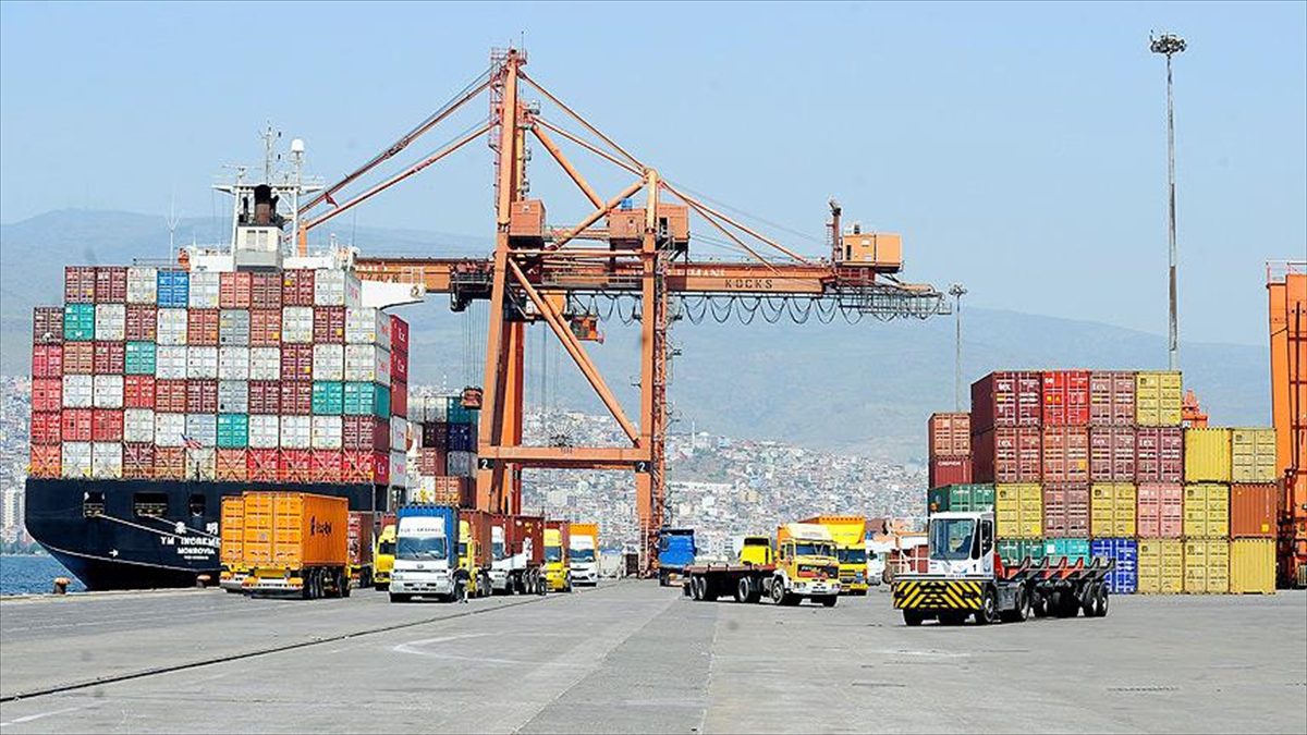 Ticaret Bakanlığı, ihracata yönelik çalışma ve destekleriyle cumhuriyet tarihinin rekorlarına