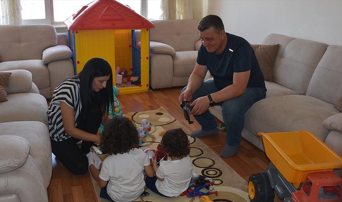 Afyonkarahisar'da Feride ve Levent Baş çifti, 9 aylıkken koruyucu ailesi