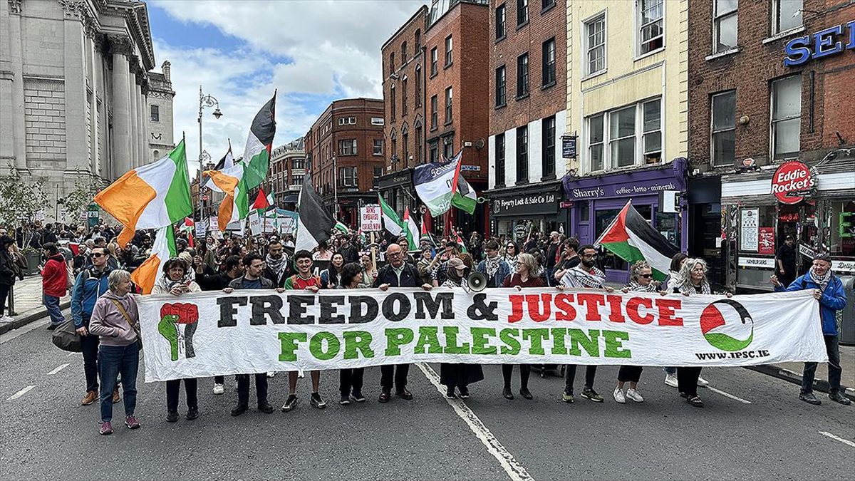 İrlanda'nın başkenti Dublin'de, İsrail ile ticari bağların sonlandırılması talebiyle gösteri
