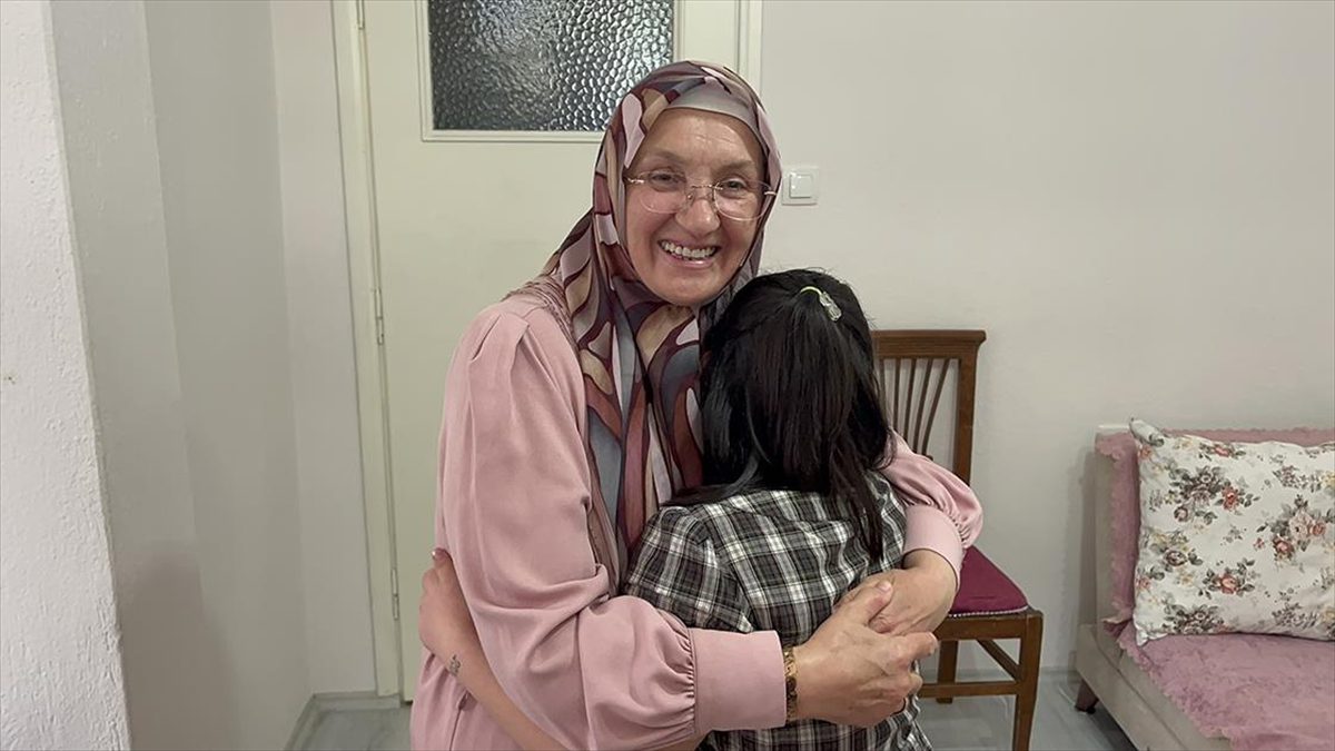 Isparta'da Eyüp ve Mümine Altıntaş çifti, 22 yaşındaki kızlarını kaybetmelerinin