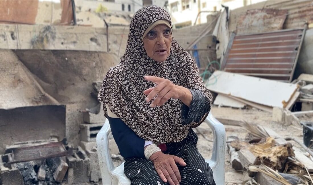 Gazze Şeridi'nin kuzeyindeki Cibaliya Mülteci Kampı'nda dar bir sokaktaki evinde