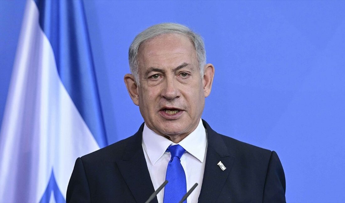 Eski İsrail Başbakanı Ehud Barak'ın da aralarında bulunduğu bir grup