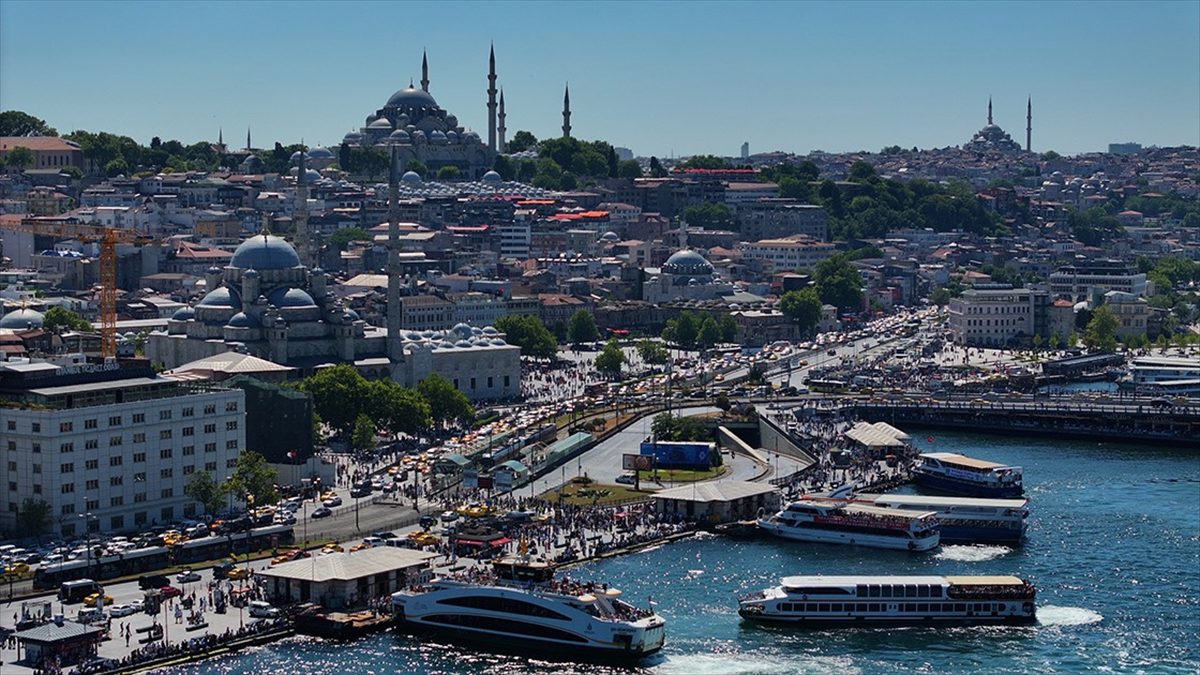Dünya turizminin önemli merkezlerinden İstanbul, yılın ilk 5 ayında, 6