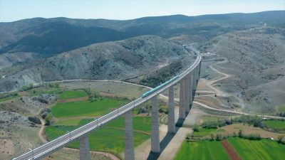 Ulaştırma ve Altyapı Bakanı Abdulkadir Uraloğlu, İstanbul-Sivas yüksek hızlı tren