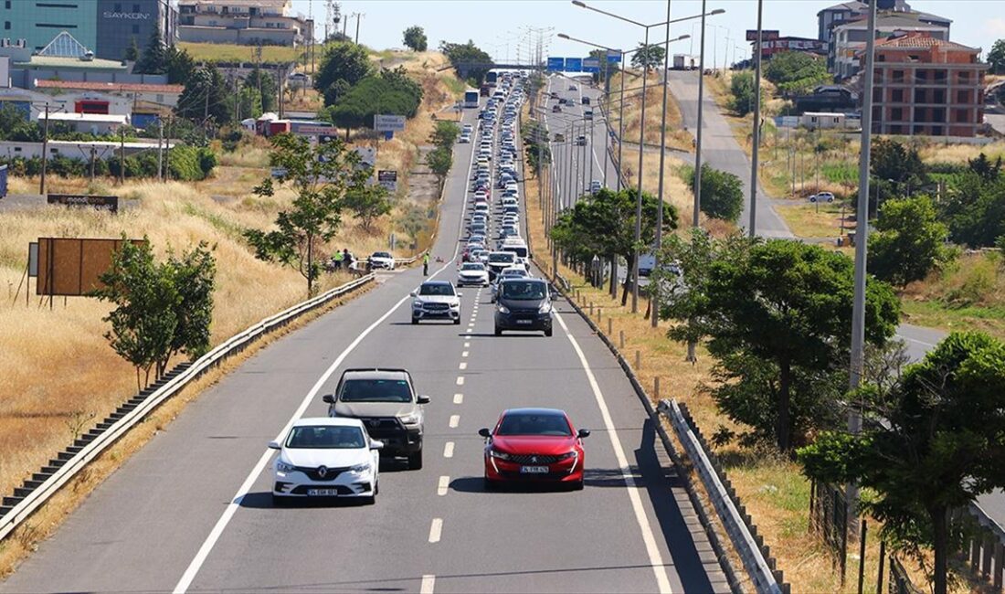TEKİRDAĞ (AA) – Bayram için memleketlerine ve tatil beldelerine gitmek