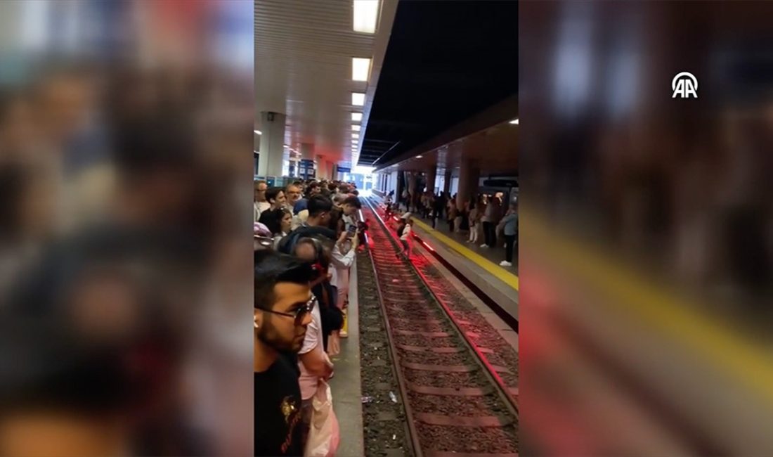 Yenikapı-Kirazlı ve Bakırköy-Kayaşehir metro hatlarında teknik arıza nedeniyle seferlerde gecikme