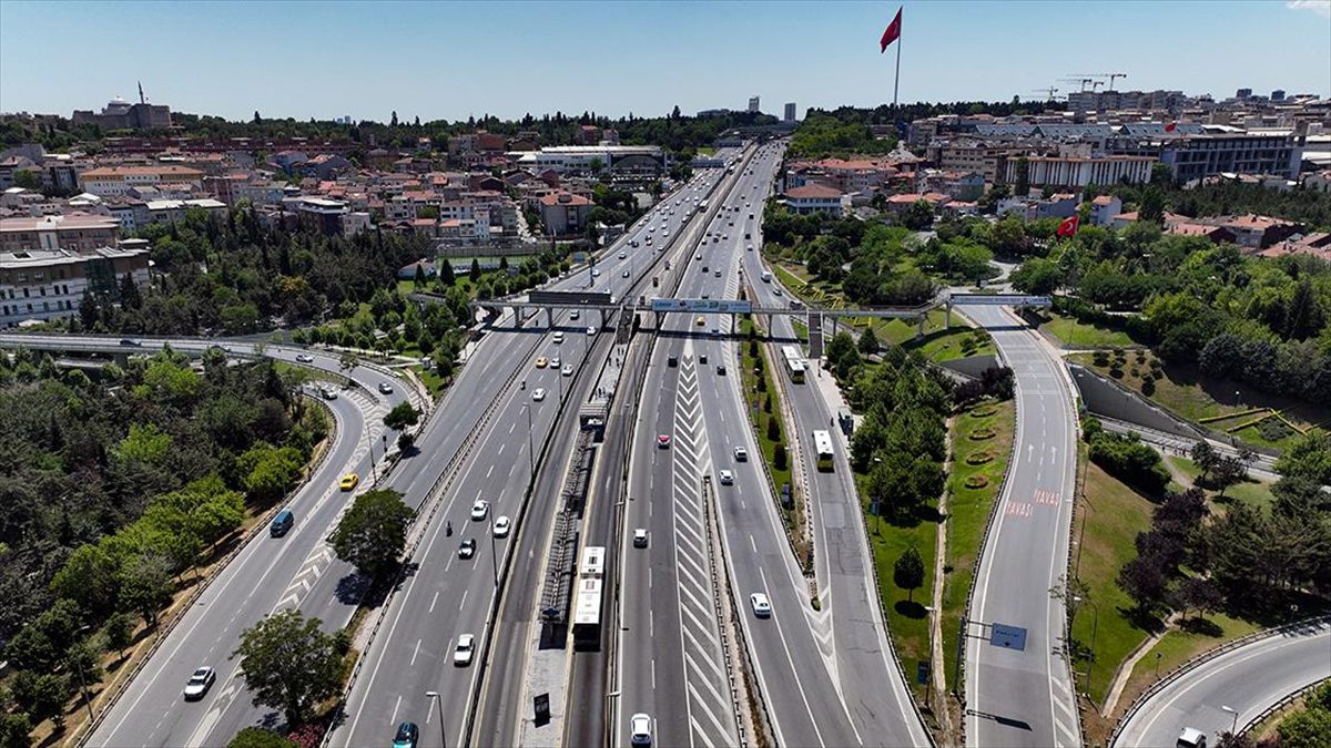İSTANBUL (AA) – Fatih Sultan Mehmet ve 15 Temmuz Şehitler