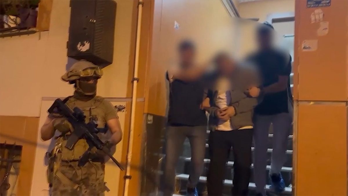 İstanbul'da terör örgütü DEAŞ'a yönelik operasyonda 10 yabancı uyruklu gözaltına