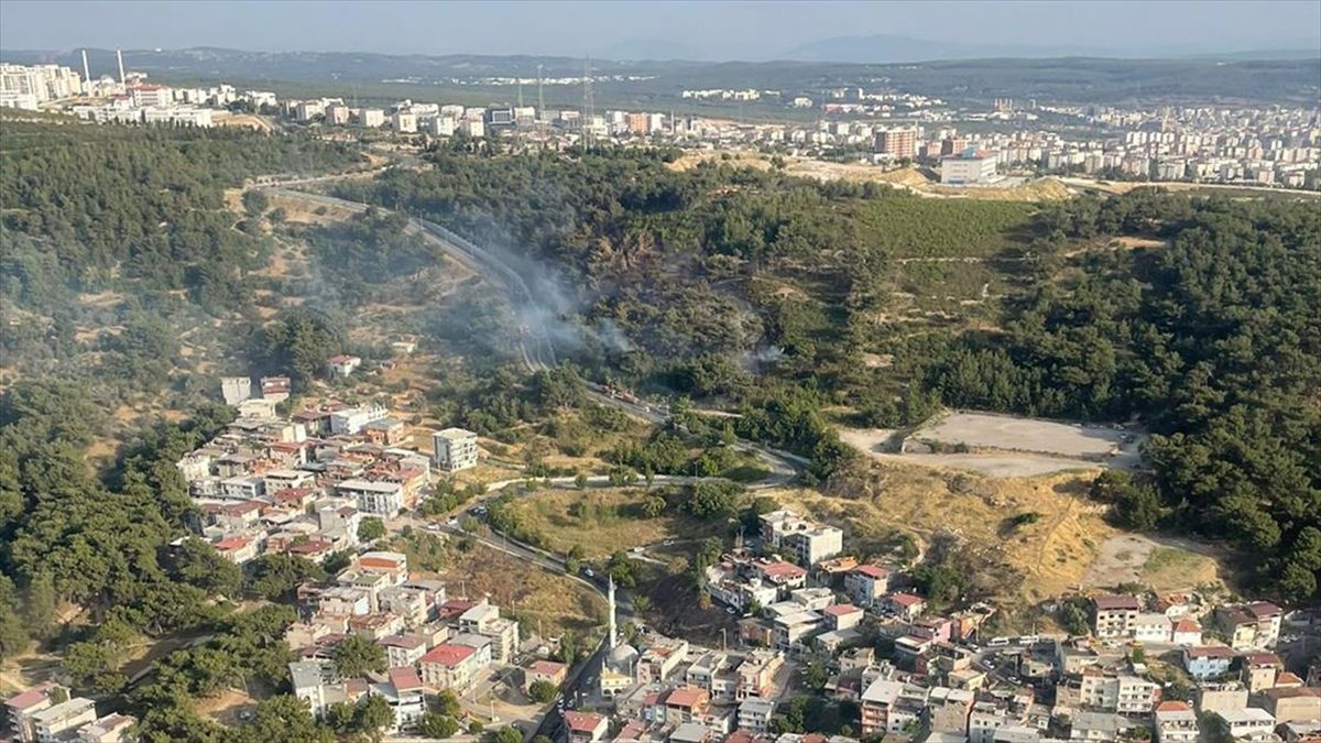 İZMIR (AA) – Şahin Tepesi mevkisinde ormanlık alanda henüz belirlenemeyen
