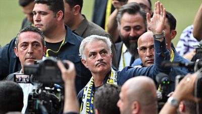 Fenerbahçe'nin göreve getirdiği dünyaca ünlü teknik direktör Jose Mourinho, şampiyonluk