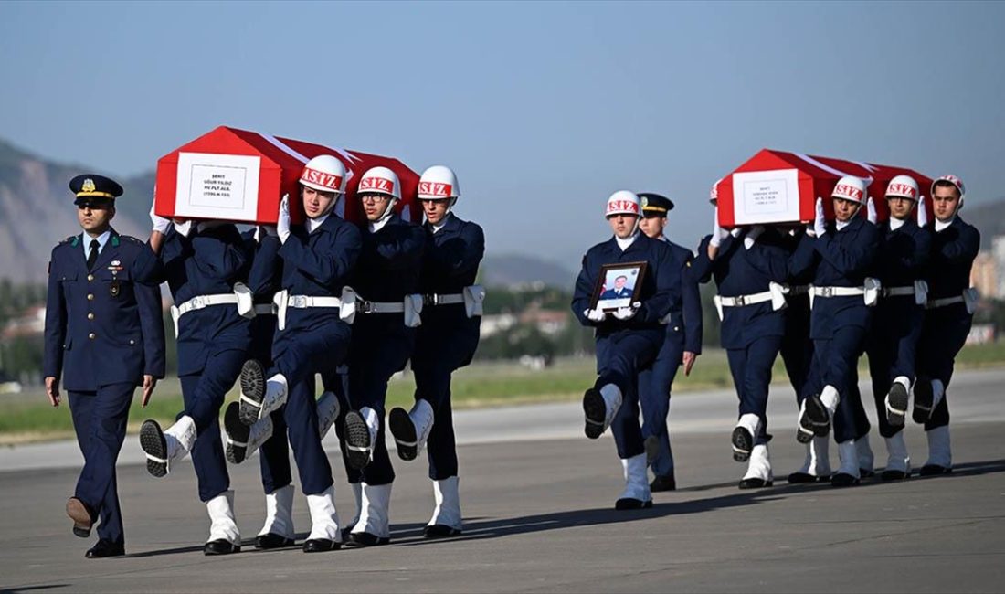 Kayseri'de kaza kırıma uğrayan eğitim uçağında şehit olan hava pilot