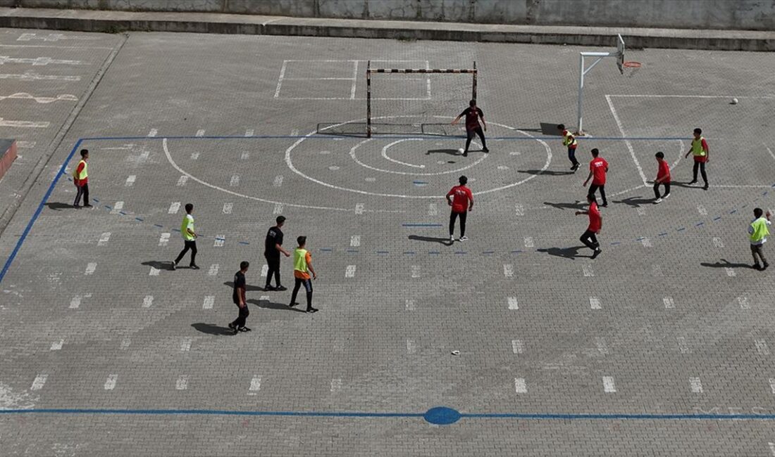 Hentbolda 14 Yaş Altı Milli Takımı'nın seçmelerine davet edilen Bingöllü