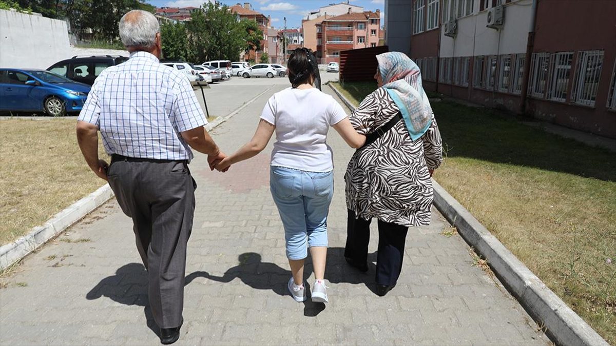 Edirne'nin Uzunköprü ilçesinde yaşayan 3 çocuk, 4 torun sahibi çift,