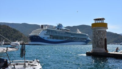 Malta bayraklı "Marella Discovery" adlı kruvaziyer, çıktığı tur kapsamında "ana