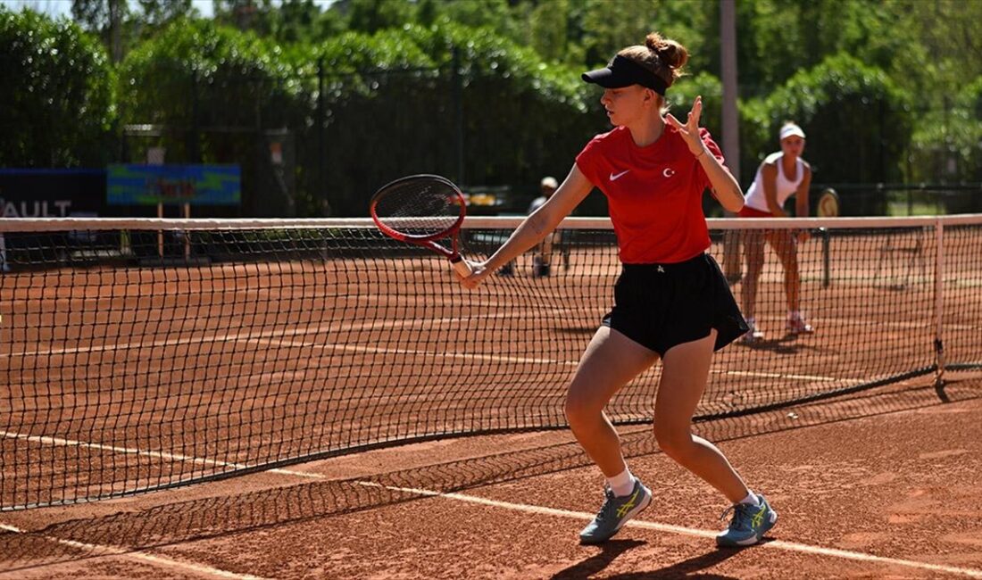 Berfu, toprak korttaki organizasyonun final maçını 6-3, 3-6 ve 6-3'lük
