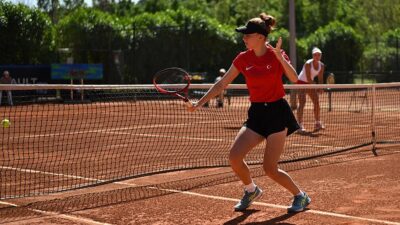 Berfu, toprak korttaki organizasyonun final maçını 6-3, 3-6 ve 6-3'lük