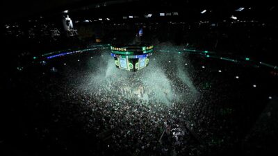 Amerikan Basketbol Ligi (NBA) final serisi beşinci maçında Dallas Mavericks'i