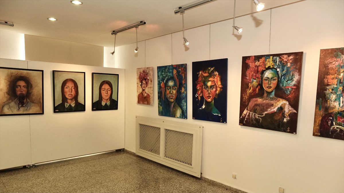 İSTANBUL (AA) – İzmir’deki Norm Sanat Galerisinde sanat eğitimi almak